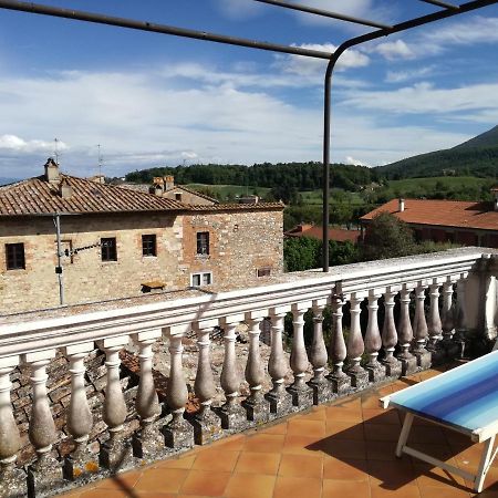 شقة Mansarda Con Solarium Panoramico Su Centro Storico Di Sarteano Vicino Alle Famose Terme Della Val D'Orcia المظهر الخارجي الصورة