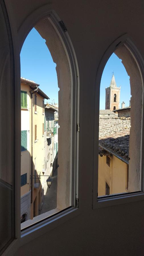 شقة Mansarda Con Solarium Panoramico Su Centro Storico Di Sarteano Vicino Alle Famose Terme Della Val D'Orcia المظهر الخارجي الصورة